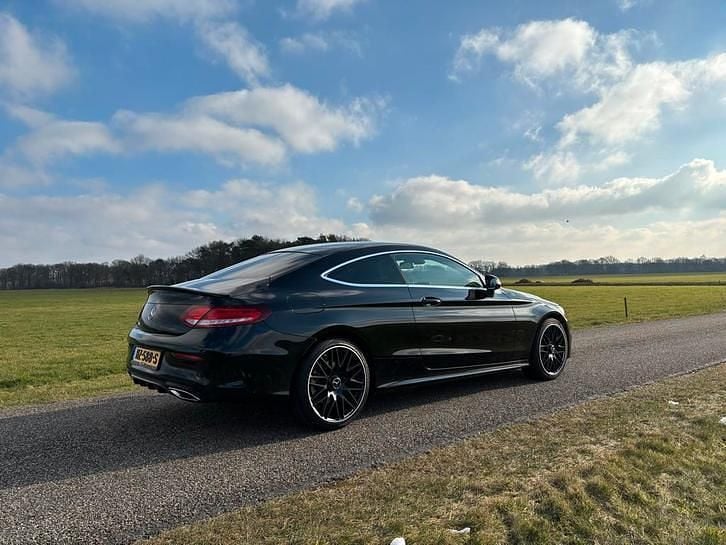 Occasion 2016 Mercedes C180 AMG line Coupé | € 19.950 (Goede deal) - Afbeelding 1/4
