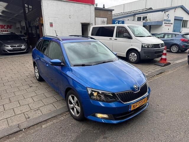 Blauw Gebruikt 2016 Skoda Fabia Joy Stationwagen | € 3.450 - Afbeelding 1/4