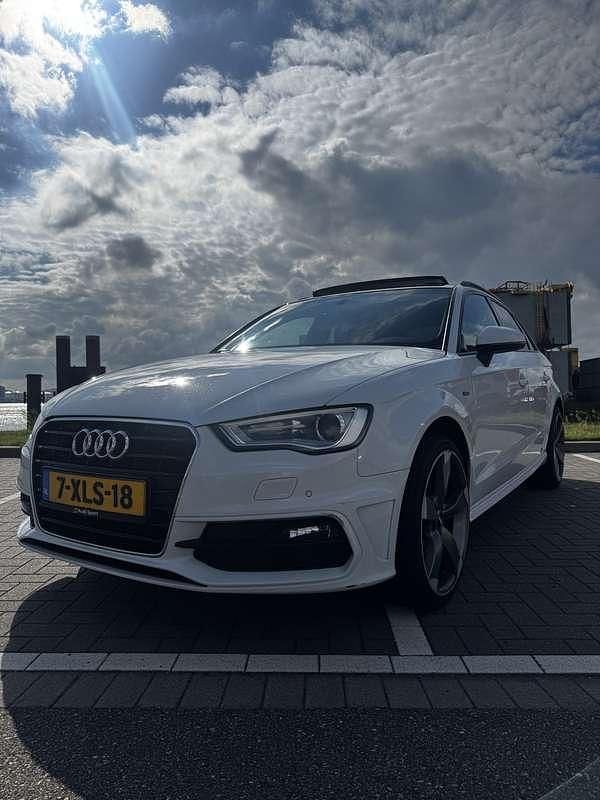 Wit Gebruikt 2014 Audi A3 S-Line Hatchback | € 8.999 - Afbeelding 1/4