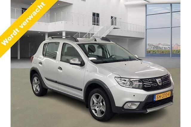 Grijs Gebruikt 2018 Dacia Sandero Stepway Hatchback | € 10.999 (Eerlijke prijs) - Afbeelding 1/4
