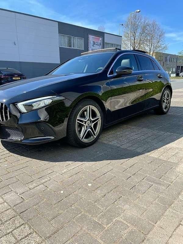 Zwart Gebruikt 2019 Mercedes A220 Hatchback | € 24.950 (Goede deal) - Afbeelding 1/4