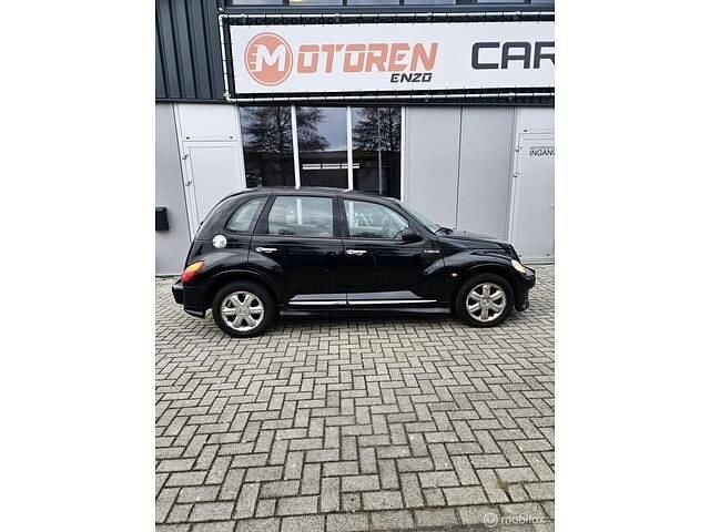 Zwart Occasion 2005 Chrysler PT Cruiser Clasic Hatchback | € 1.480 (Eerlijke prijs) - Afbeelding 1/4