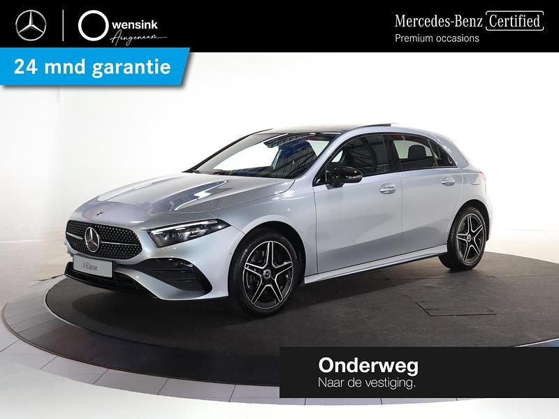 Zilver, metallic lak Gebruikt 2025 Mercedes A250 Luxury Hatchback | € 43.900 (Duur) - Afbeelding 1/4