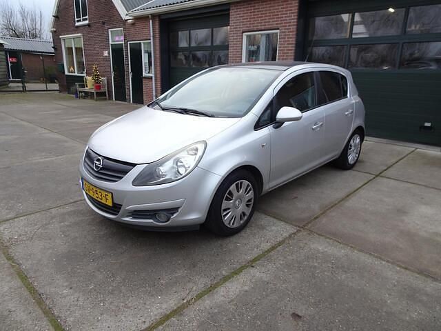 Grijs Occasion 2010 Opel Corsa Essentia Hatchback | € 2.850 (Eerlijke prijs) - Afbeelding 1/4