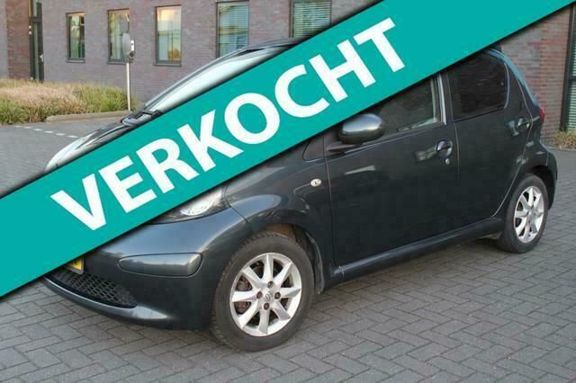 Grijs Gebruikt 2006 Toyota Aygo Hatchback | € 2.250 (Goede deal) - Afbeelding 1/4