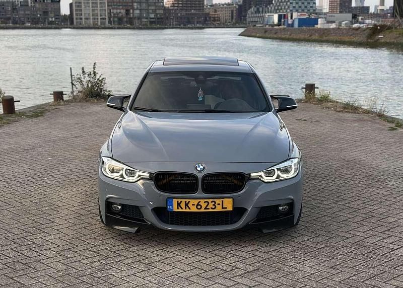 Gebruikt 2016 BMW 330e iPerformance Sedan | € 17.499 (Duur) - Afbeelding 1/4