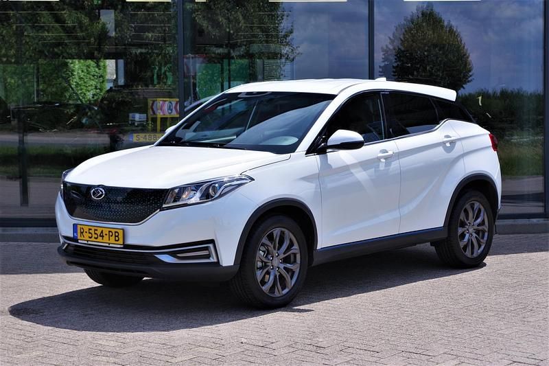 Wit Occasion 2022 Seres 3 SUV | € 12.950 - Afbeelding 1/4