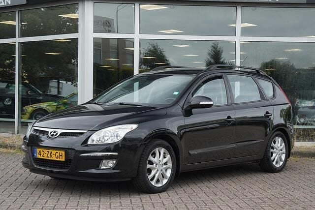 Zwart Gebruikt 2008 Hyundai i30 Style Stationwagen | € 2.750 (Eerlijke prijs) - Afbeelding 1/4