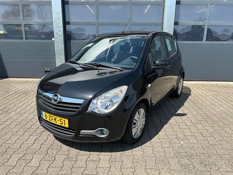 Zwart Gebruikt 2014 Opel Agila Edition Hatchback | € 7.830 (Duur) - Afbeelding 1/4