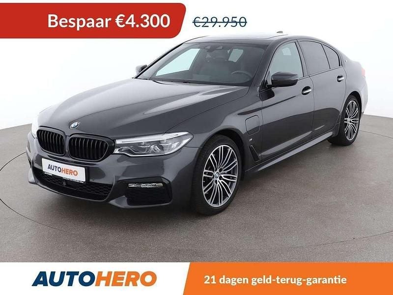 Grijs Gebruikt 2017 BMW 530e M Sport Sedan | € 25.849 - Afbeelding 1/3