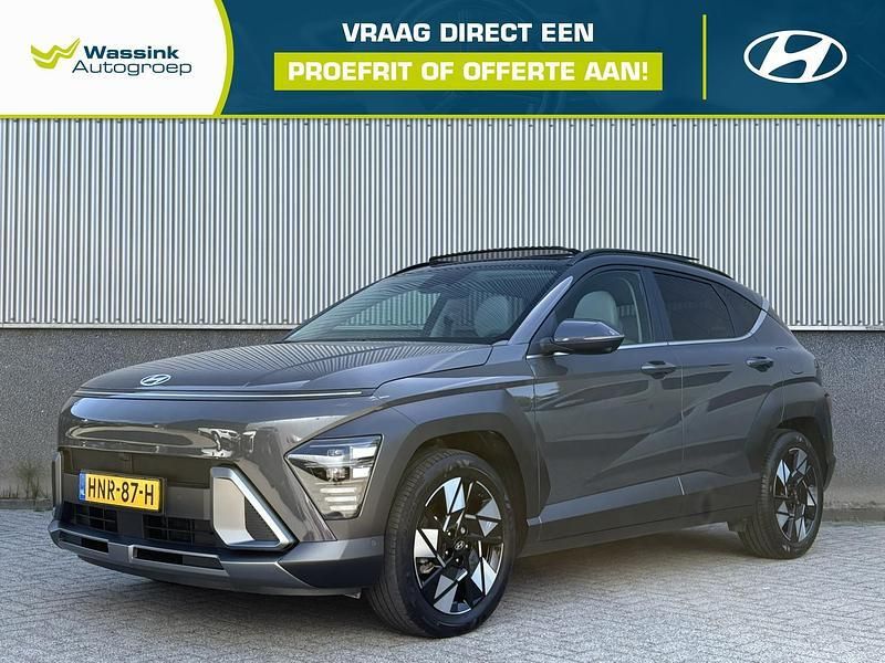 Grijs Gebruikt 2023 Hyundai Kona Premium SUV | € 33.940 - Afbeelding 1/4