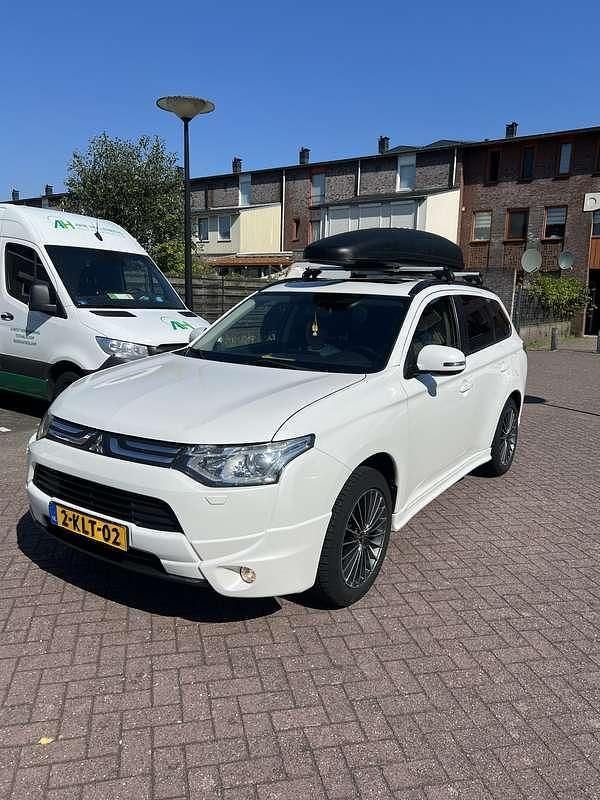 Wit Gebruikt 2013 Mitsubishi Outlander SUV | € 8.200 (Duur) - Afbeelding 1/4