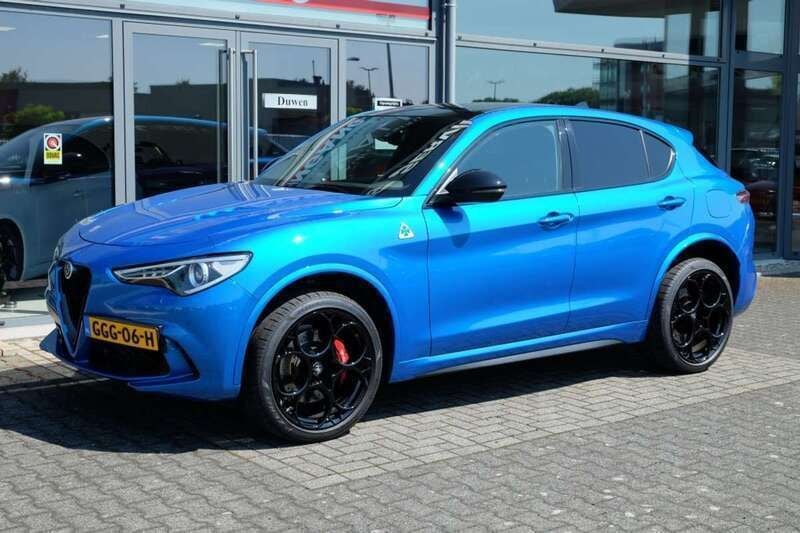 Blauw, metallic lak Gebruikt 2022 Alfa Romeo Stelvio SUV | € 79.500 (Duur) - Afbeelding 1/4