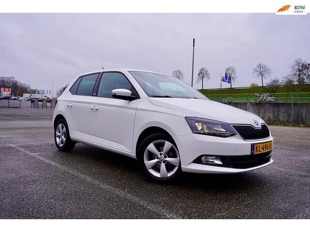 Wit Occasion 2017 Skoda Fabia Joy Hatchback | € 6.750 (Eerlijke prijs) - Afbeelding 1/4