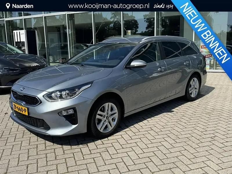 Lunar silver metallic (css) Gebruikt 2019 Kia Ceed Sportswagon Stationwagen | € 17.445 (Eerlijke prijs) - Afbeelding 1/4