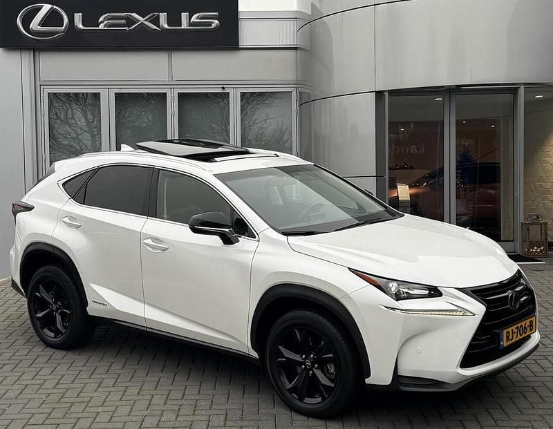 Wit Gebruikt 2017 Lexus NX300h Sport Line SUV | € 30.400 (Super prijs) - Afbeelding 1/4