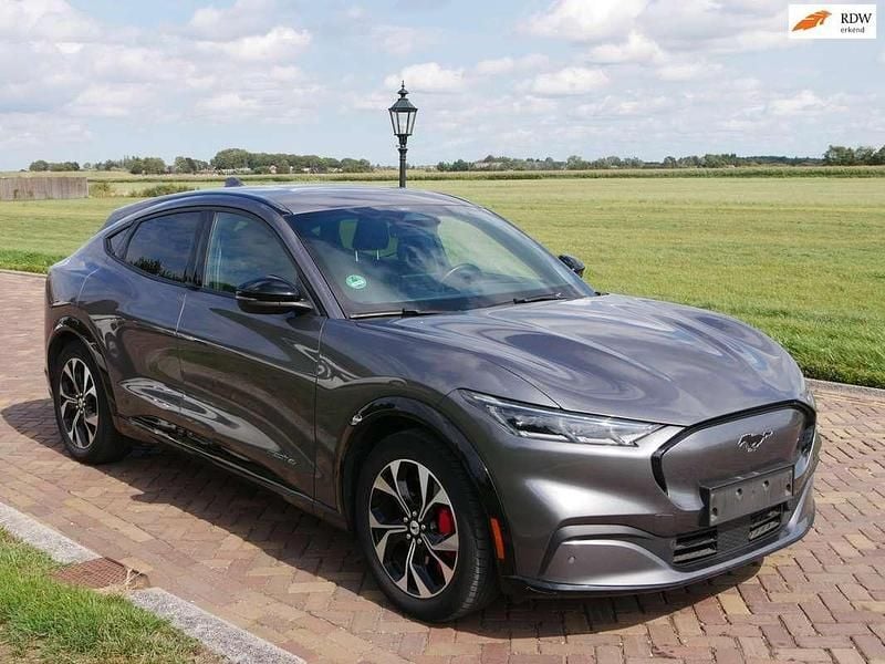 Grijs Gebruikt 2021 Ford Mustang Mach-E SUV | € 24.200 (Super prijs) - Afbeelding 1/3