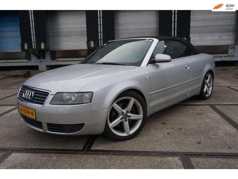 Grijs Gebruikt 2002 Audi A4 Cabriolet Exclusive Cabriolet | € 2.995 (Eerlijke prijs) - Afbeelding 1/4