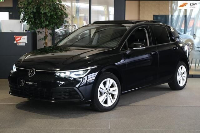 Zwart, metallic lak Gebruikt 2020 VW Golf VIII Life Hatchback | € 21.950 (Eerlijke prijs) - Afbeelding 1/4