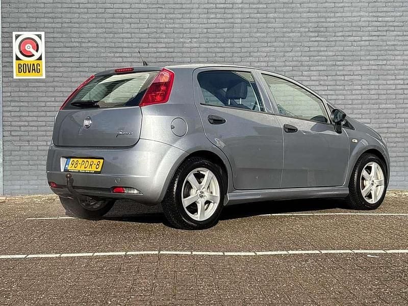 Occasion Fiat Grande Punto 86 PK (63 kW) 2011 Grijs Hatchback