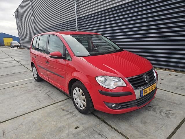 Occasion VW Touran Trendline 140 PK (102 kW) 2010 Rood MPV