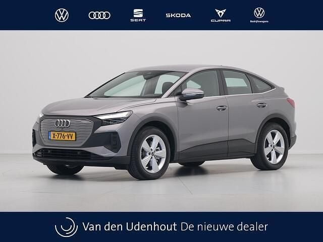 Grijs Gebruikt 2024 Audi Q4 Sportback e-tron Comfort SUV | € 40.940 - Afbeelding 1/4