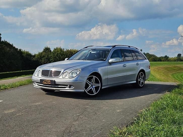 Grijs Gebruikt 2005 Mercedes E350 Avantgarde Stationwagen | € 10.950 - Afbeelding 1/4