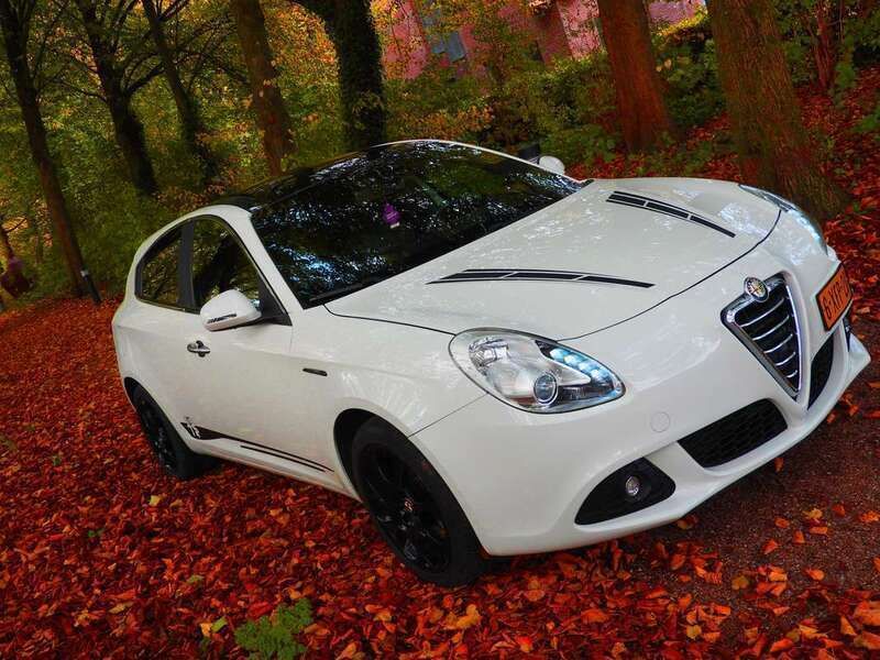 Wit Gebruikt 2010 Alfa Romeo Giulietta Distinctive Hatchback | € 7.999 (Eerlijke prijs) - Afbeelding 1/4