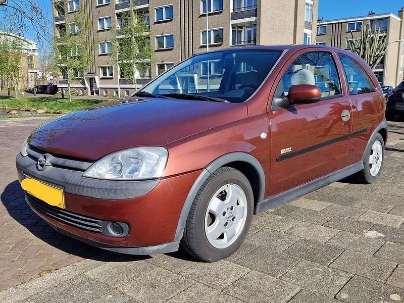Bruin Gebruikt 2000 Opel Corsa Elegance Hatchback | € 1.300 (Eerlijke prijs) - Afbeelding 1/4