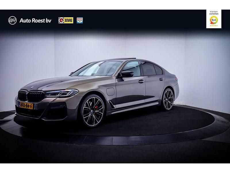 Grijs Gebruikt 2023 BMW 545 Executive Sedan | € 59.950 - Afbeelding 1/4