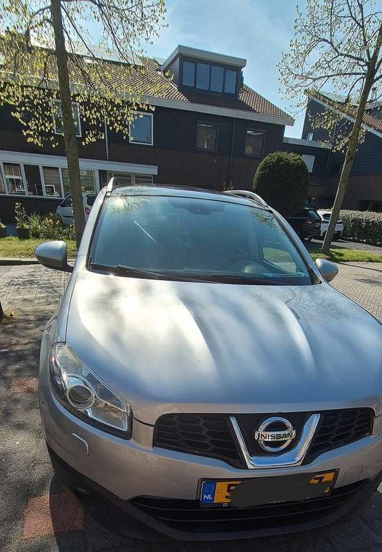 Zilver Gebruikt 2010 Nissan Qashqai +2 Tekna SUV | € 5.700 (Eerlijke prijs) - Afbeelding 1/4