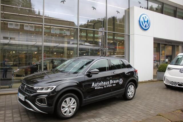 Zwart Gebruikt 2022 VW T-Roc Basis SUV | € 27.166 (Eerlijke prijs) - Afbeelding 1/4
