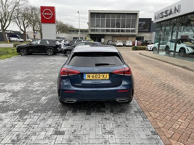 Occasion Mercedes A180 Business 136 PK (100 kW) 2022 Blauw Hatchback