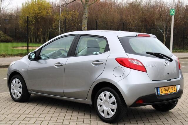 Occasion Mazda 2 75 PK (55 kW) 2010 Grijs Hatchback