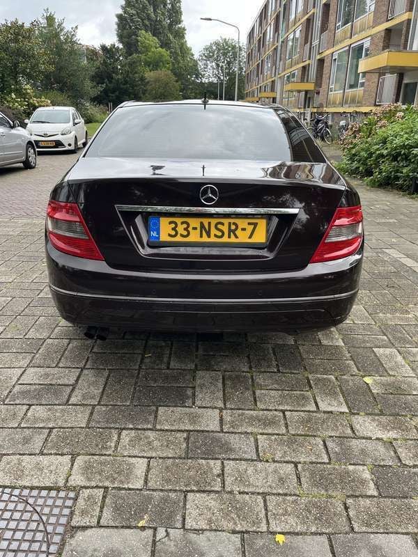 Bruin Gebruikt 2010 Mercedes C180 Sedan | € 6.250 (Goede deal) - Afbeelding 1/4
