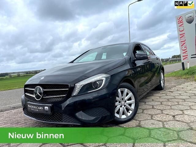 Zwart Occasion 2014 Mercedes A180 Ambition Hatchback | € 9.250 (Goede deal) - Afbeelding 1/4
