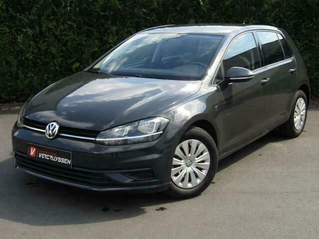 Grijs Gebruikt 2020 VW Golf VII Trendline Sedan | € 17.500 (Goede deal) - Afbeelding 1/4