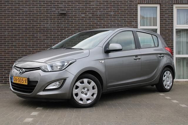 Grijs Occasion 2013 Hyundai i20 Hatchback | € 7.250 (Eerlijke prijs) - Afbeelding 1/4