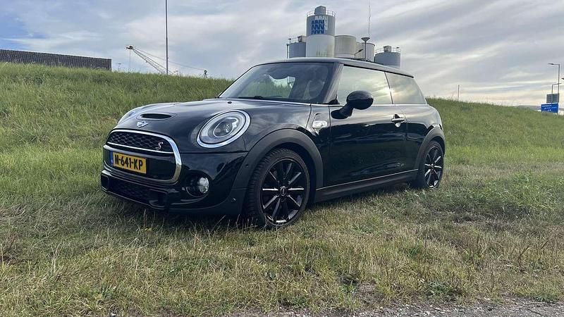 Zwart Gebruikt 2016 Mini Cooper SD Chili Hatchback | € 14.750 - Afbeelding 1/4