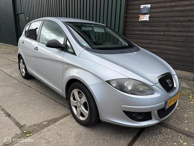 Grijs Occasion 2009 Seat Altea Style MPV | € 1.450 (Super prijs) - Afbeelding 1/4