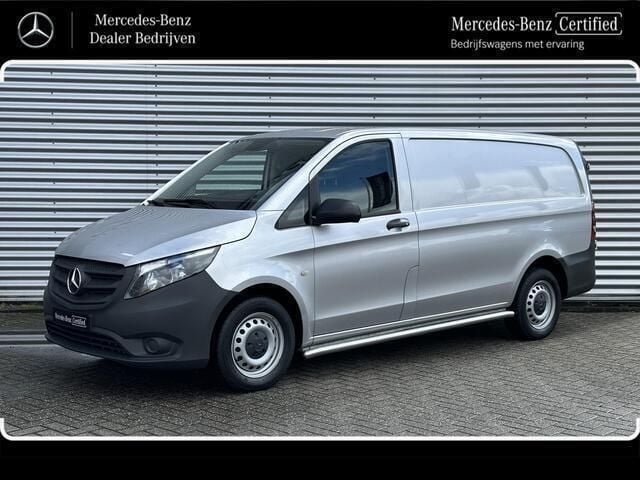 Zilver Gebruikt 2022 Mercedes Vito MPV | € 26.250 (Eerlijke prijs) - Afbeelding 1/4