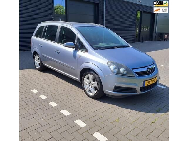 Grijs Gebruikt 2007 Opel Zafira Enjoy MPV | € 3.595 (Iets duurder) - Afbeelding 1/4