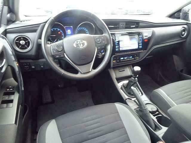 Occasion Toyota Auris Comfort 116 PK (85 kW) 2017 Bruin Sedan