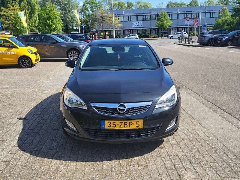 Zwart Gebruikt 2012 Opel Astra Sport Hatchback | € 3.300 (Super prijs) - Afbeelding 1/4