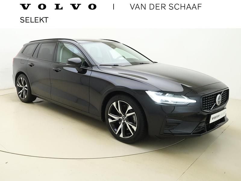 Zwart (metallic) Occasion 2023 Volvo V60 Plus Stationwagen | € 35.800 (Eerlijke prijs) - Afbeelding 1/4