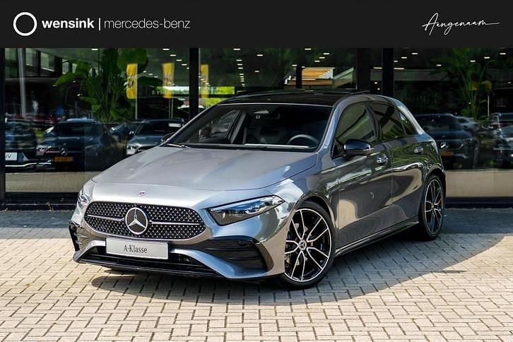 Nieuw 2025 Mercedes A180 Business | € 46.054 - Afbeelding 1/4