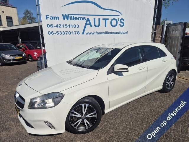 Wit Gebruikt 2017 Mercedes A160 Hatchback | € 14.941 (Eerlijke prijs) - Afbeelding 1/4