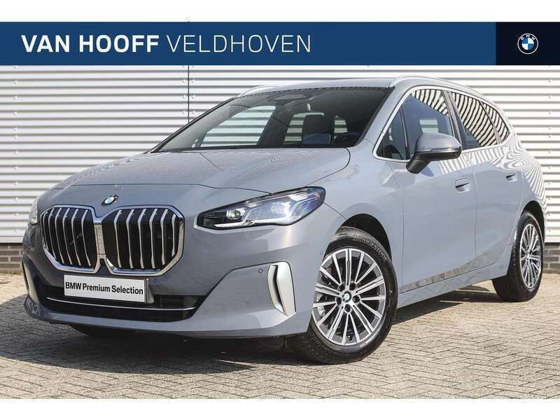 Grijs Gebruikt 2024 BMW 220 Active Tourer Executive MPV | € 47.950 (Duur) - Afbeelding 1/4