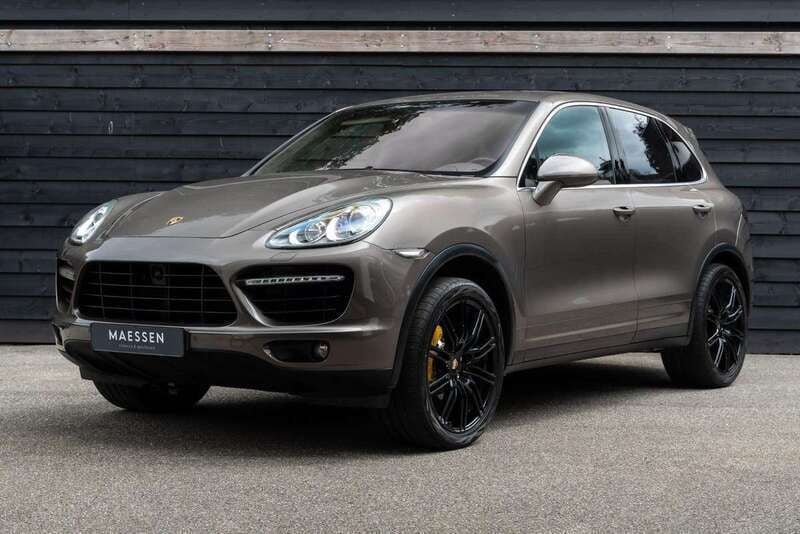 Zilver, metallic lak Gebruikt 2010 Porsche Cayenne Turbo SUV | € 52.950 - Afbeelding 1/4