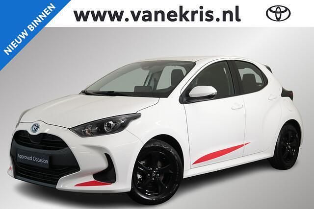 Wit Occasion 2023 Toyota Yaris Active Hatchback | € 22.248 (Eerlijke prijs) - Afbeelding 1/4